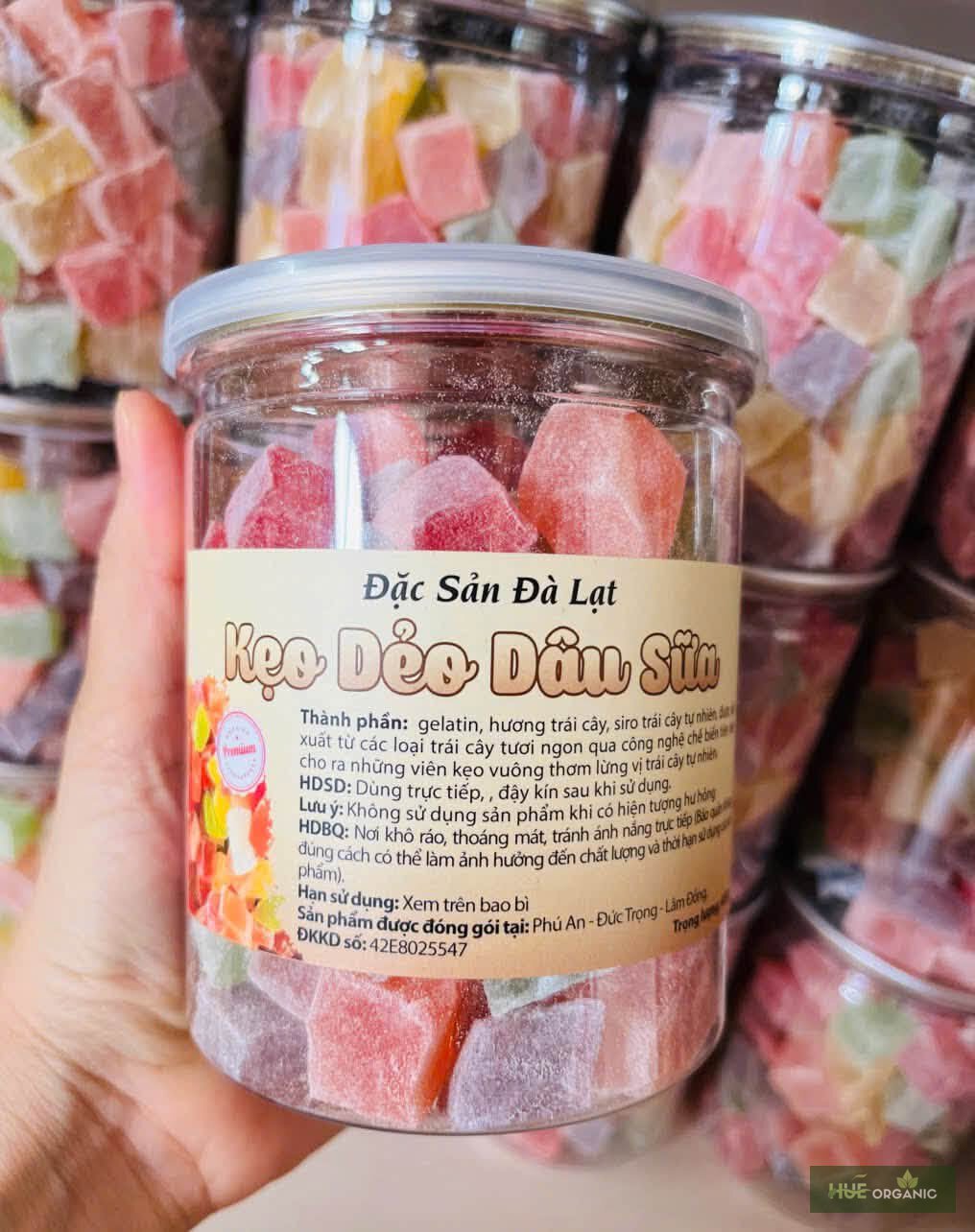 Kẹo Dẻo Dâu Sữa Đà Lạt – Viên Vuông Mềm Thơm Vị Trái Cây